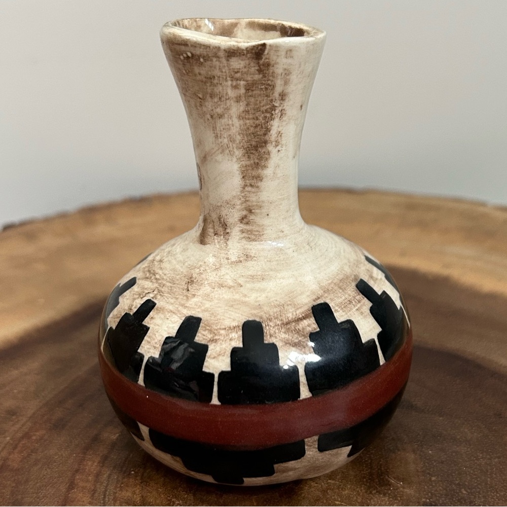 Native American Clay Pottery Small Vase Geometric Signed 3 ”x 4”  EUC
